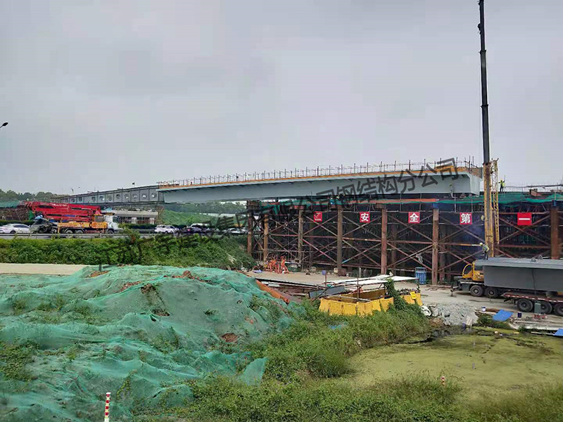南京徐庄跨高速顶推